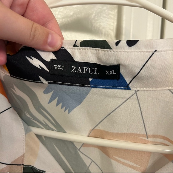 Zaful Men’s Button Down Collared Shirt XXL Artsy Lightweight Colorful Vacation - Picture 2 of 5